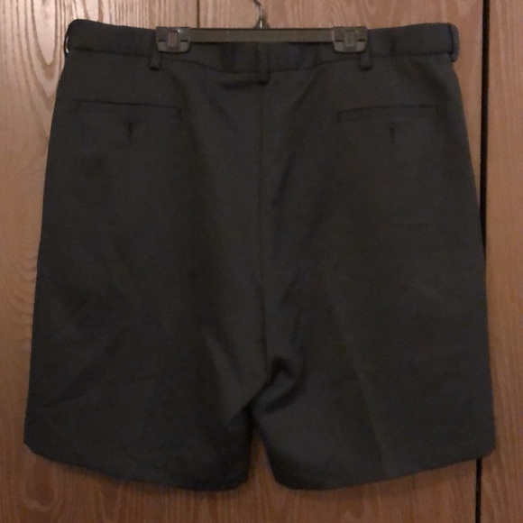 HAGGAR MEN’S DARK NAVY GOLF DRESS SHORTS - NWOT SIZE 42 WAIST 9 1/2” INSEAM #087 - Picture 5 of 8